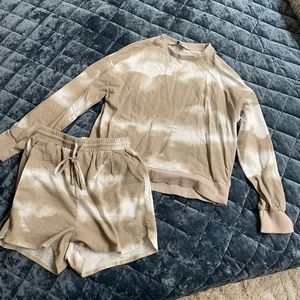 Sweatshirt/ Shorts Set